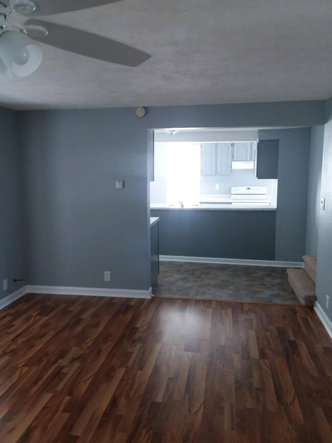 113 W Mechanic St, Rolling Prairie, IN 46371 - photo 6