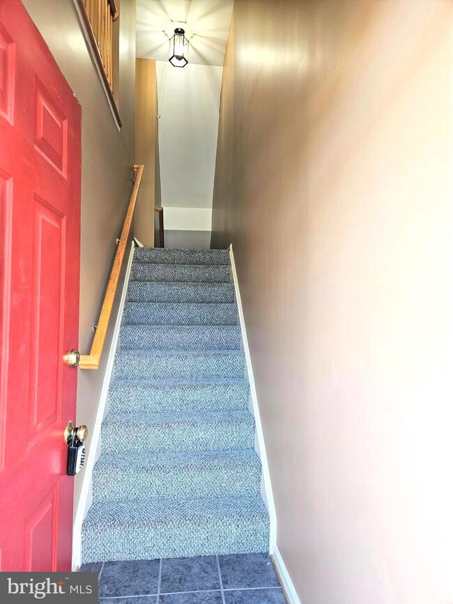 10351 Bridle Ct, Hagerstown, MD 21740 - photo 6