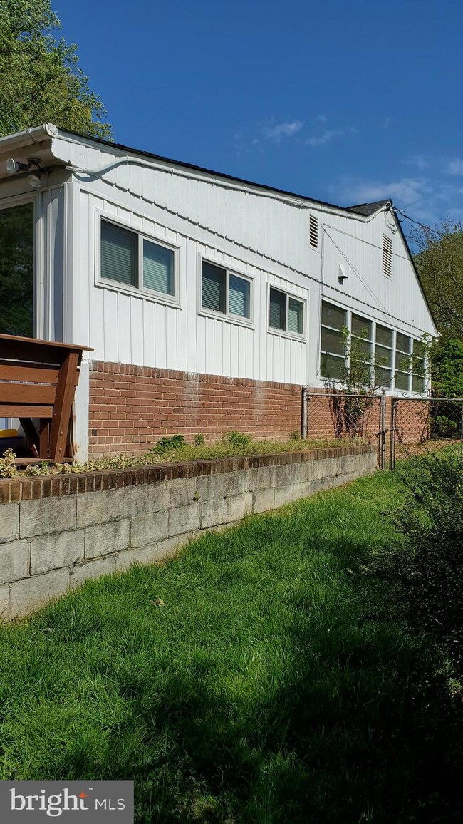 1138 Basil Rd, McLean, VA 22101 - photo 4