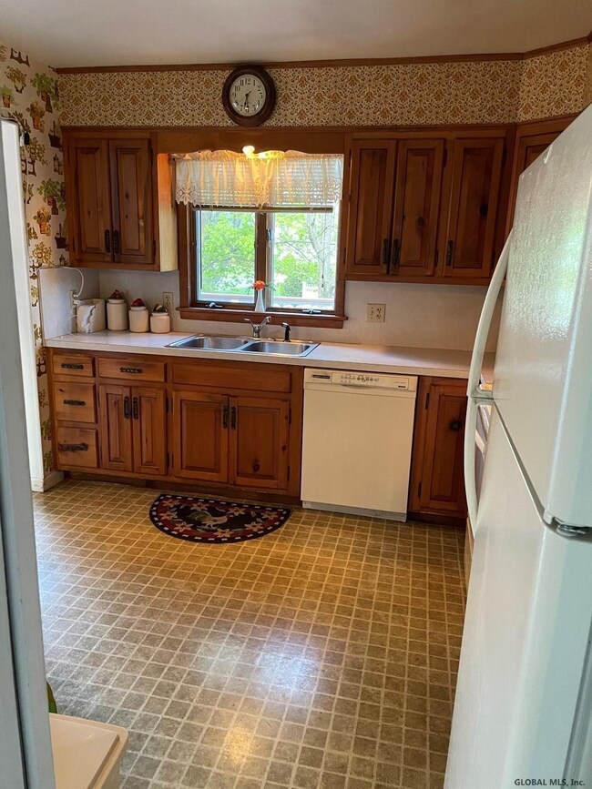 4 Grandview Dr, Gloversville, NY 12078 - photo 5