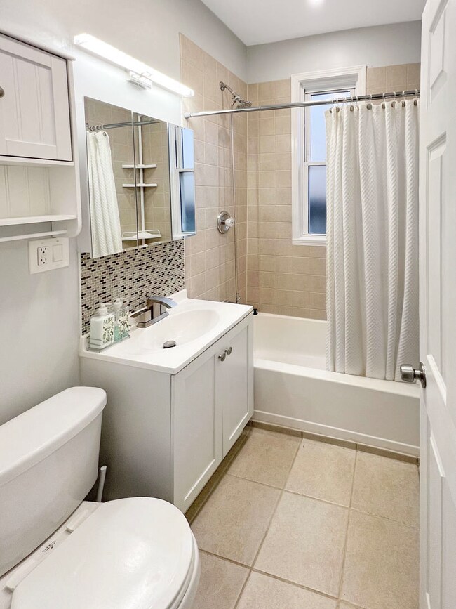 2448 W Cortez St unit 3RD, Chicago, IL 60622 - photo 5