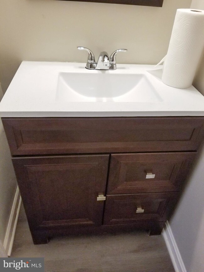 2205 Dawn Ln, Temple Hills, MD 20748 - photo 7