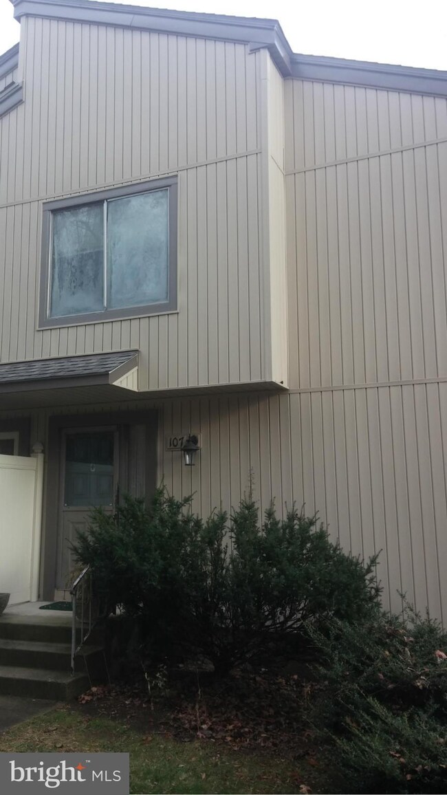 107 Eastford Ct, Parkville, MD 21234 - photo 2