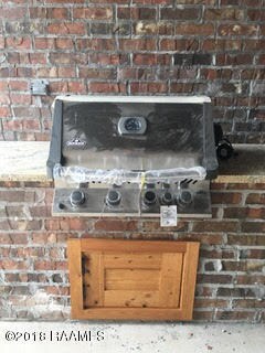 Outdoor Kitchen