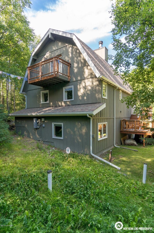 7_ExteriorRear