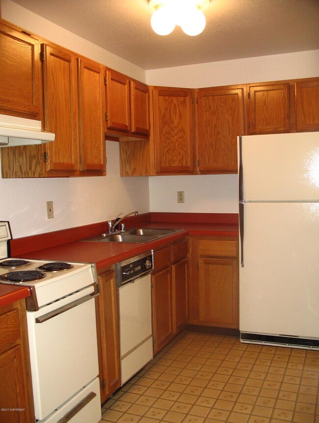 6151 E Paige Cir unit 5, Wasilla, AK 99654 - photo 2