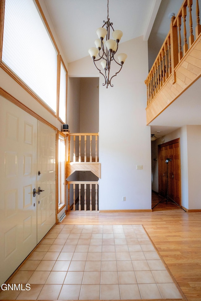 625 7th Ave SW, Jamestown, ND 58401 - photo 7