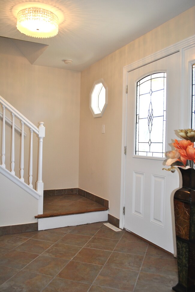 29W128 Wagner Rd, Naperville, IL 60564 - photo 2