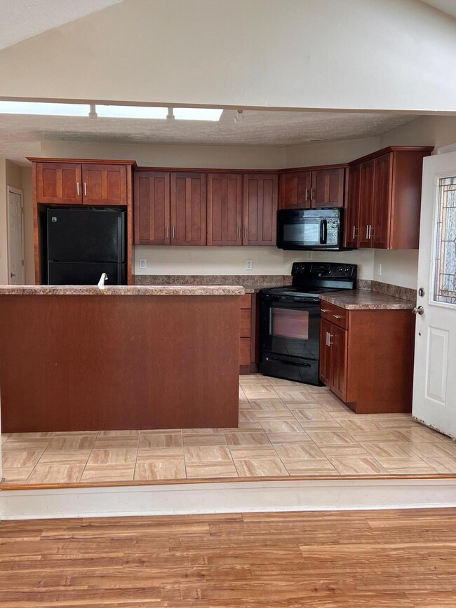 7 Lafayette St, Saco, ME 04072 - photo 3