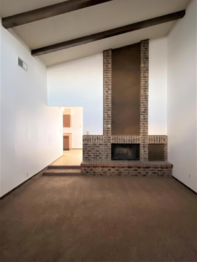 3540AEastGlen-Living(1)-7-28-20