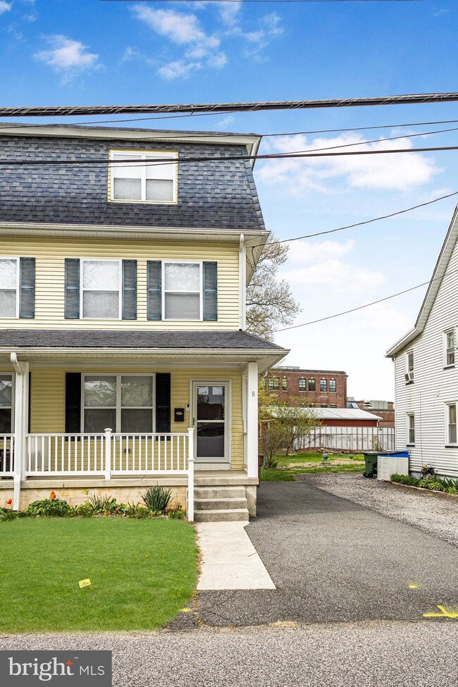 8 Mechanic St, Swedesboro, NJ 08085 - photo 2