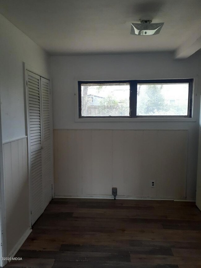 4518 Druid Room 2