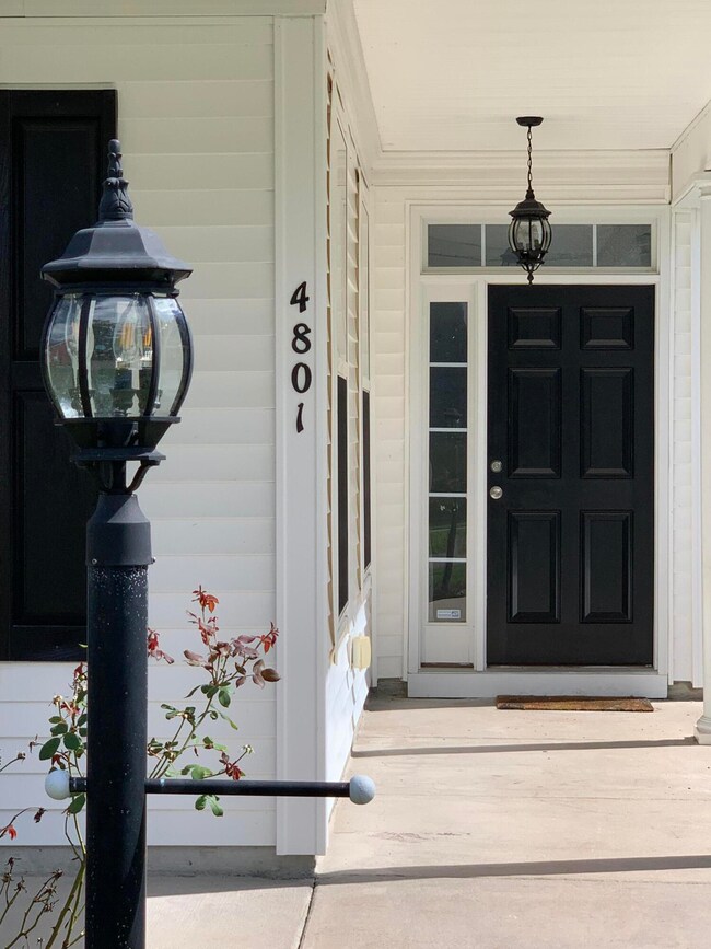 Entry porch area