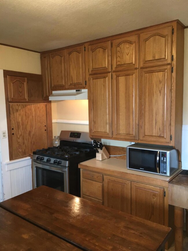 1071 Grandview Ave, Grants Pass, OR 97527 - photo 6