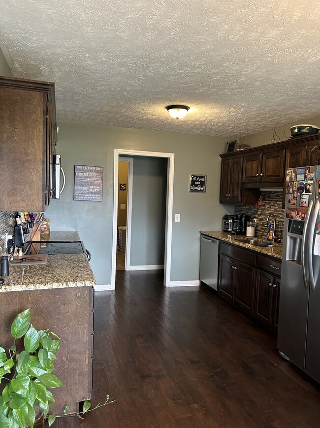 223 Jordan Ave, Shelbyville, TN 37160 - photo 3