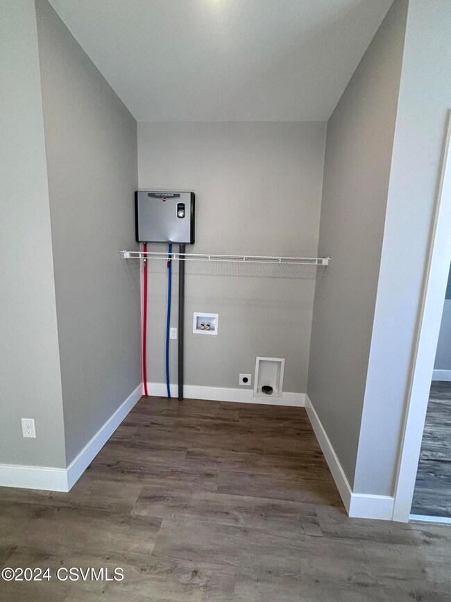 937 N Front St, Milton, PA 17847 - photo 6