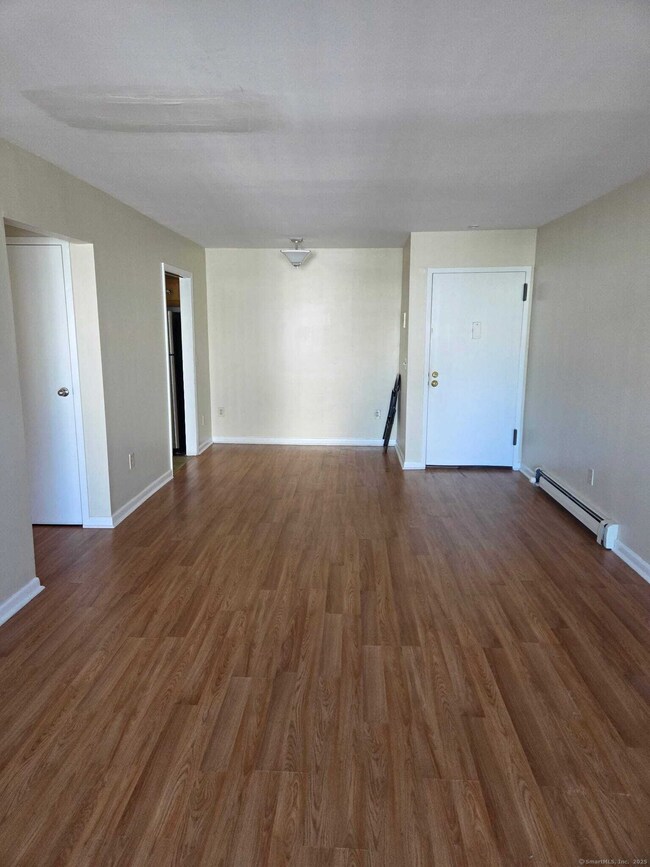 252 Harlem Ave unit B6, Bridgeport, CT 06606 - photo 3