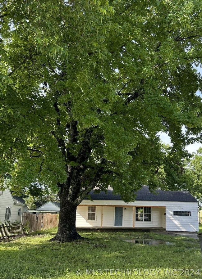 2013 W Evergreen St, Durant, OK 74701 - photo 3