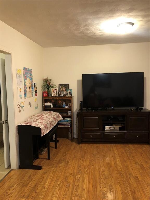 27 Maple St, Cranston, RI 02910 - photo 3