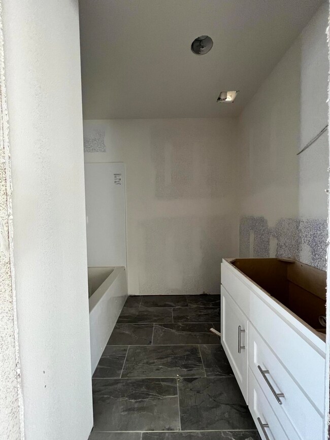 1750 E New Madrid Dr, Republic, MO 65738 - photo 4