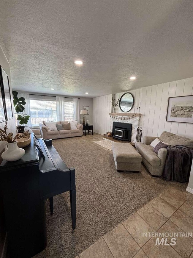 530 Cedar Dr, Burley, ID 83318 - photo 3