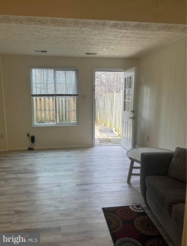 8306 Windfall Rd, Springfield, VA 22153 - photo 4