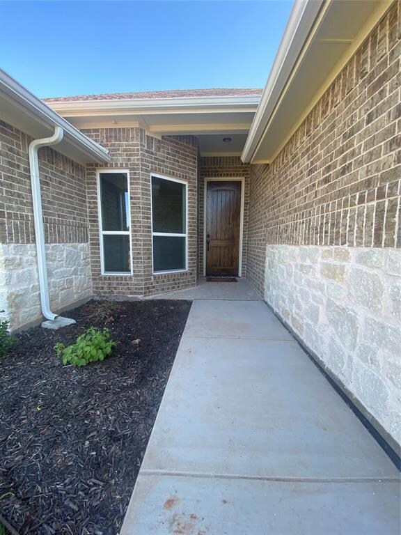 3017 Promenade Dr, Granbury, TX 76049 - photo 3