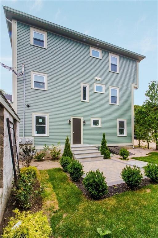 3 Fir St unit 2, Newport, RI 02840 - photo 4