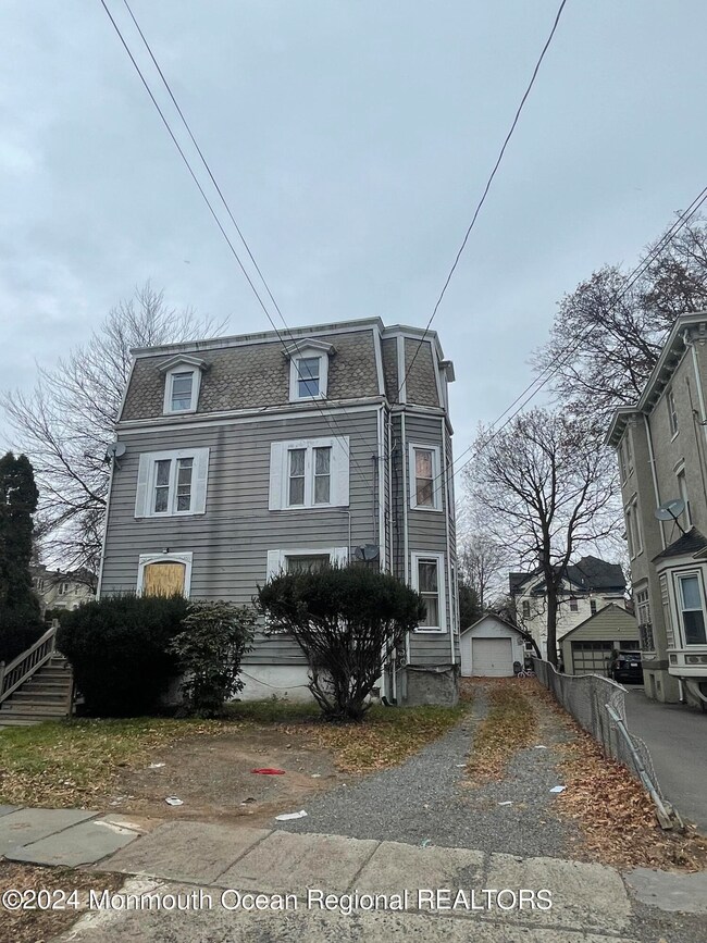 825 Front1