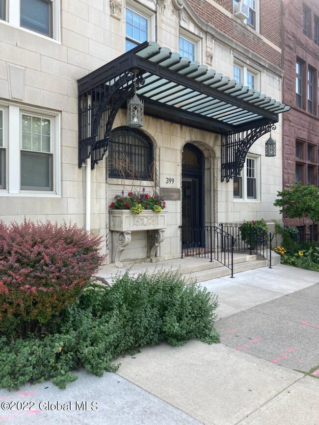 399 State St unit 404, Albany, NY 12210 - photo 3