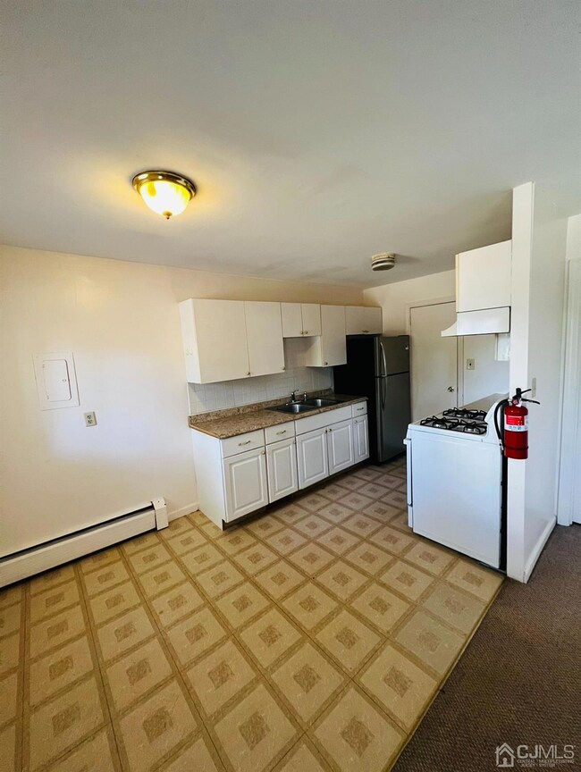 124 William St unit B, South River, NJ 08882 - photo 5