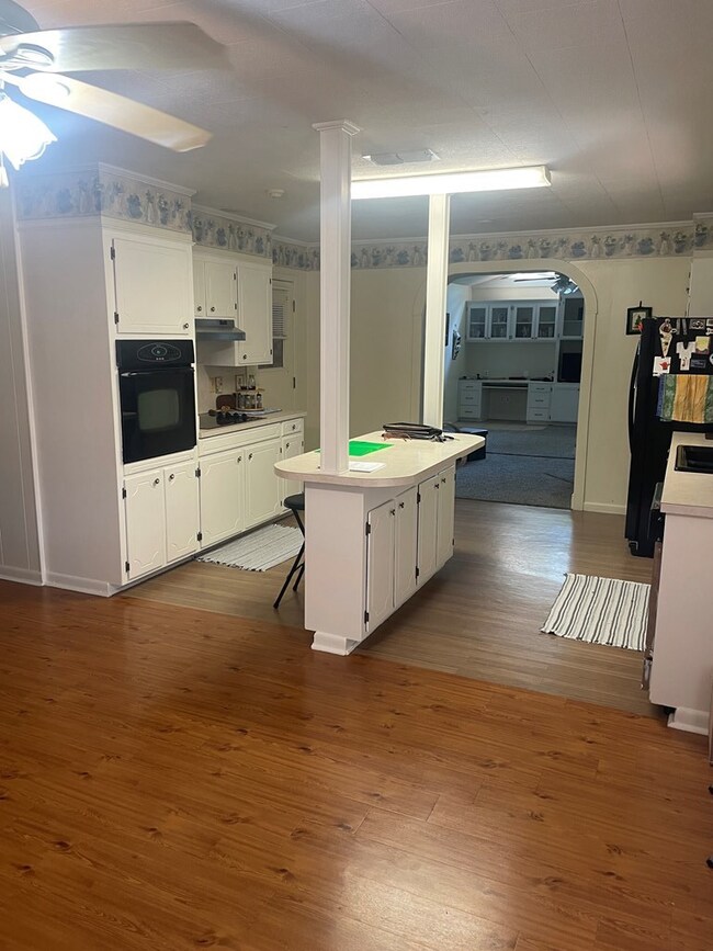 701 Lakeview Ave, McComb, MS 39648 - photo 2