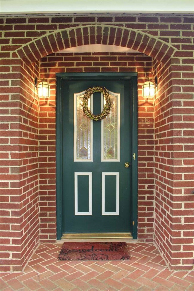 602 Lee Jackson Hwy, Staunton, VA 24401 - photo 2