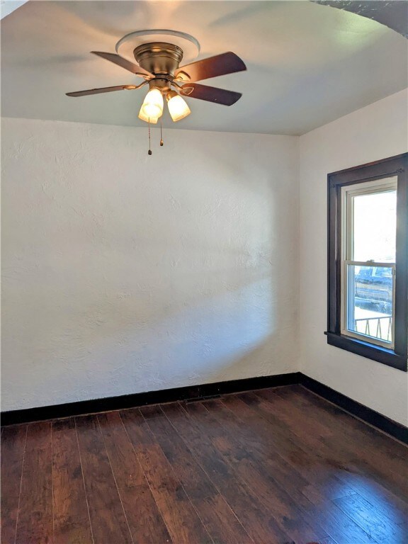 906 Indiana Ave, Glassport, PA 15045 - photo 6