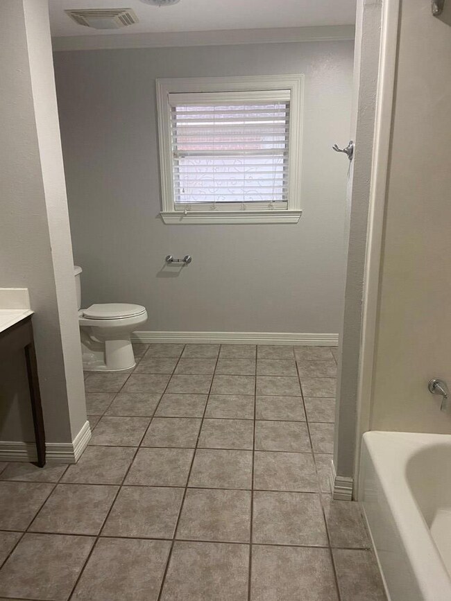 2408 Marguerite St, Bay City, TX 77414 - photo 7