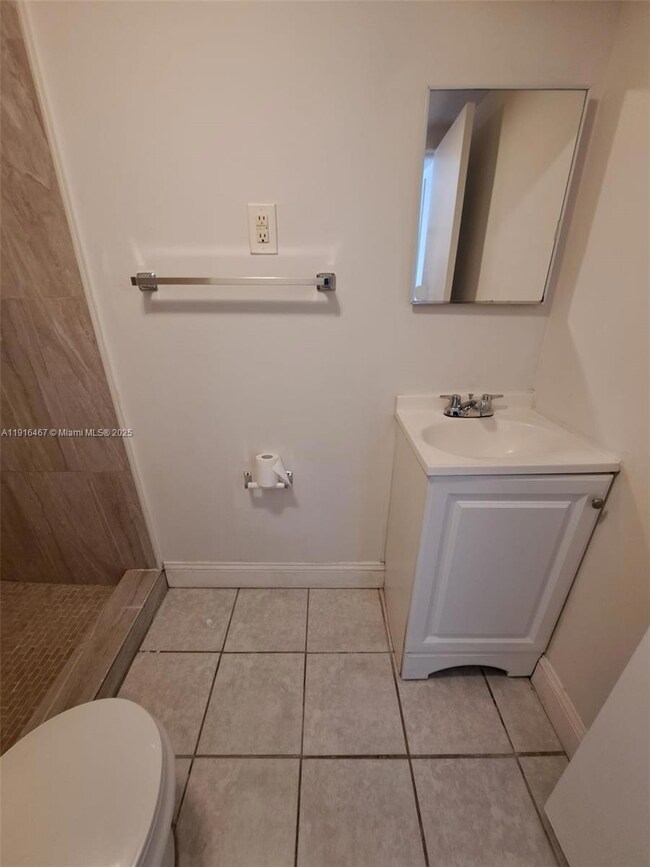 1362 SW 2nd St unit 9, Miami, FL 33135 - photo 5