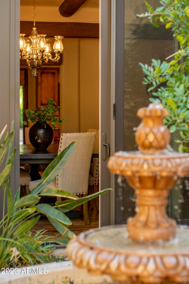 Courtyard/Dining Room