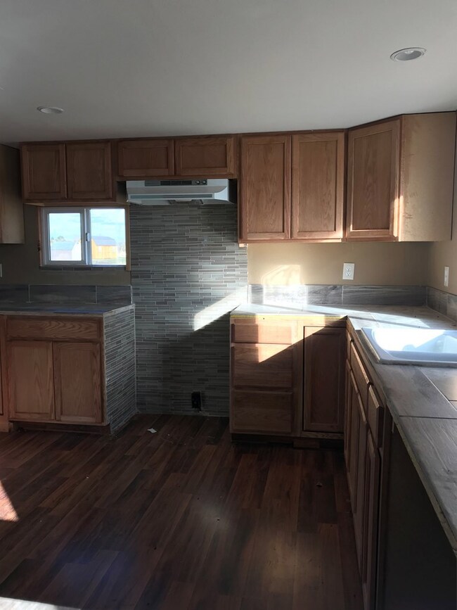 464 W 245 N, Blackfoot, ID 83221 - photo 2