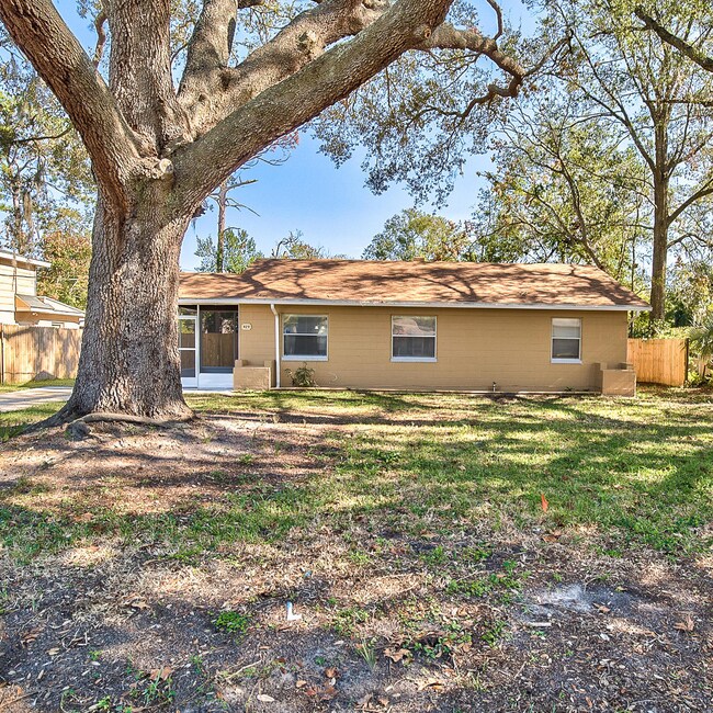 429 Sapelo Rd, Jacksonville, FL 32216 - photo 3