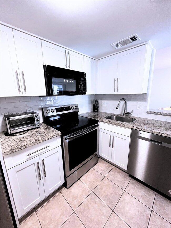 Isola Brickell Key unit 1405, Miami, FL 33131 - photo 6