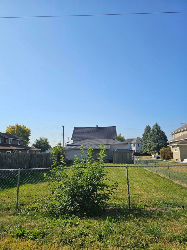 310 E Main St, Bradford, OH 45308 - photo 4