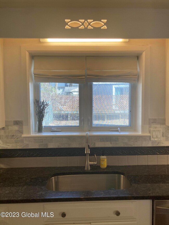 DE11EF89-ABAE-4162-97DD-756FE77D613D