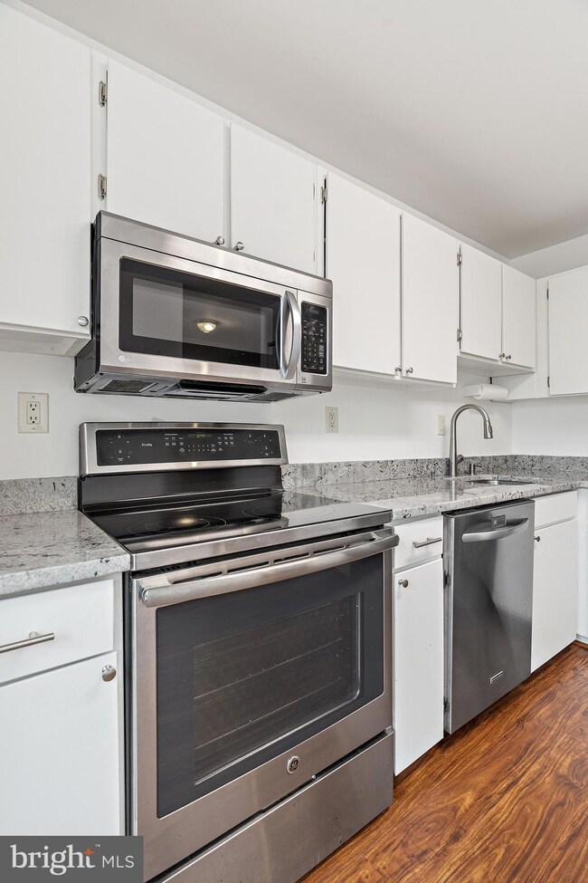 4177 Pleasant Meadow Ct unit 99G, Chantilly, VA 20151 - photo 3