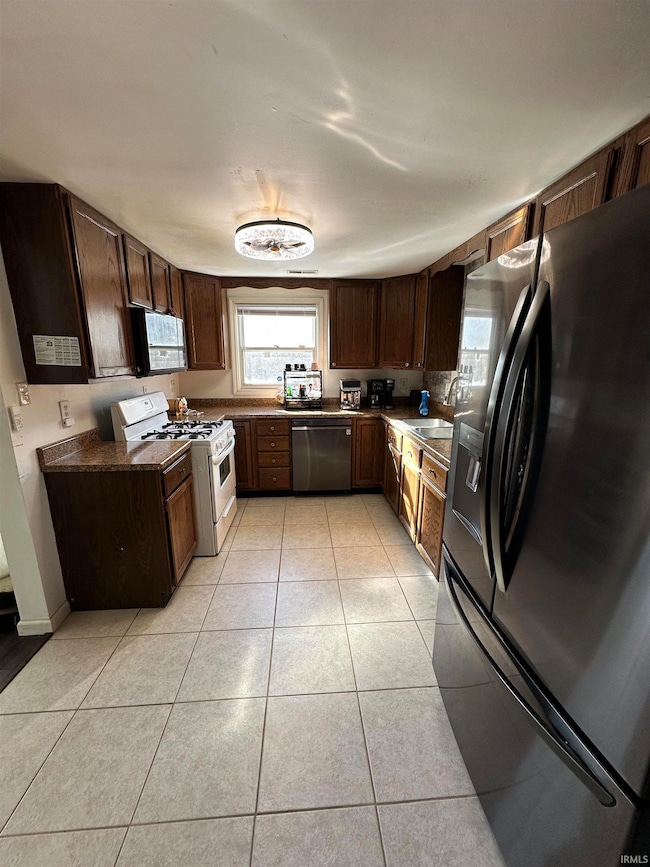 831 Lancaster Dr, South Bend, IN 46614 - photo 6