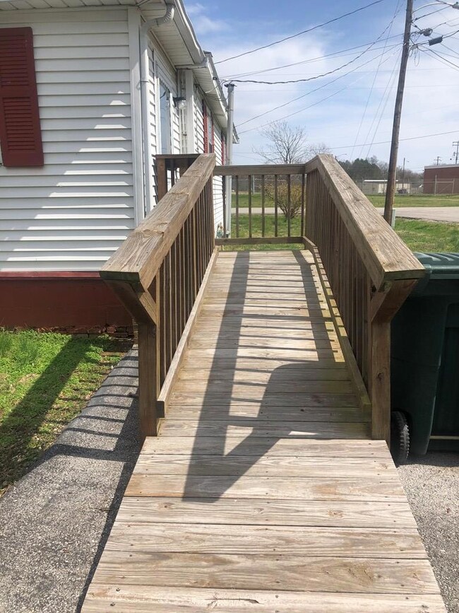 1701 Woodson Dr, Hopkinsville, KY 42240 - photo 5