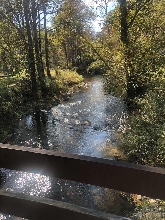 33 Crossings Cir unit 13, Fairview, NC 28730 - photo 4