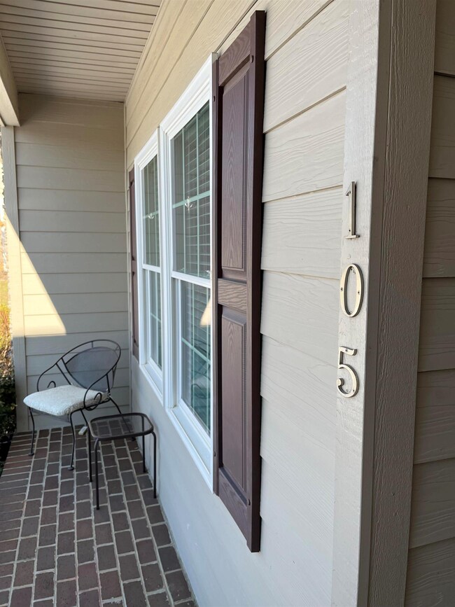 105 Stonewall Jackson Blvd, Staunton, VA 24401 - photo 2