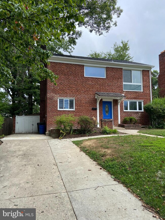 1206 Holton Ln, Takoma Park, MD 20912 - photo 2