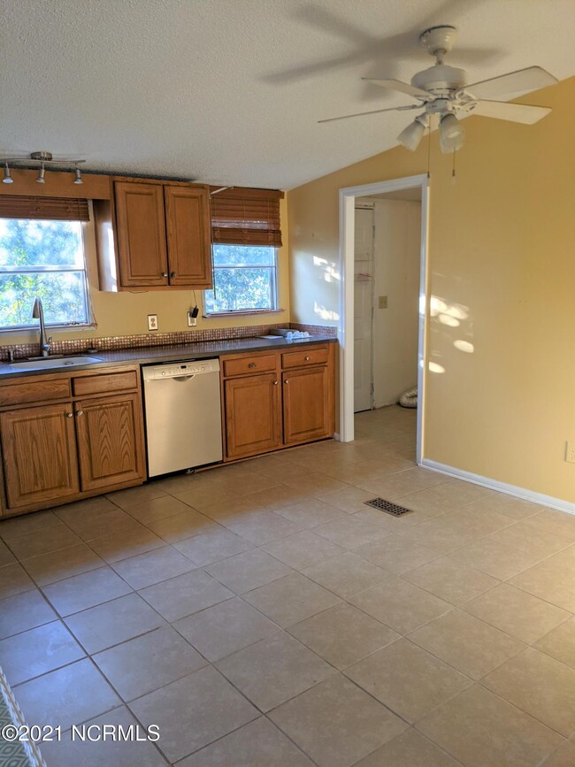 eat in kitchen