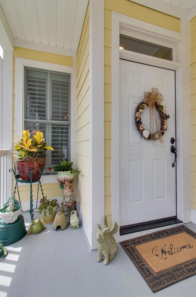 1615 Folly Creek Way-large-036-15-371615